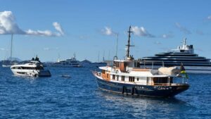 yacht Trace chaseboat towing and anti theft